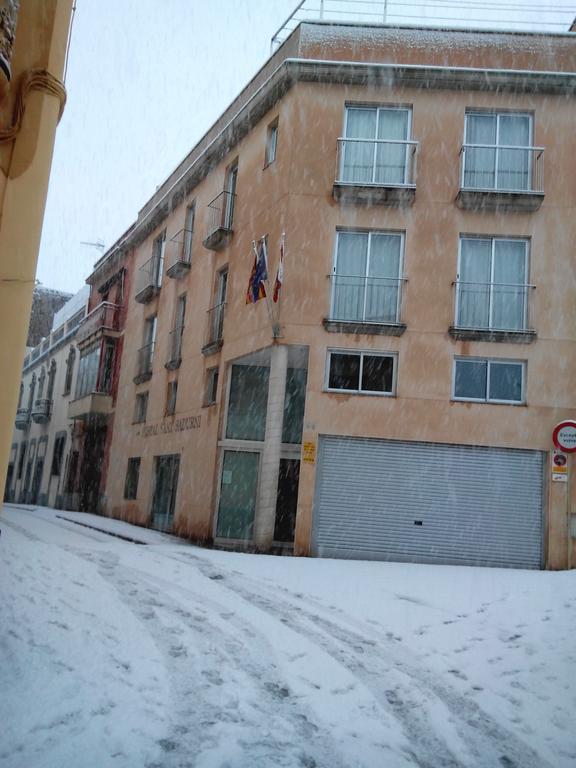 Hostal Sant Sadurni Sant Sadurní dʼAnoia Bagian luar foto