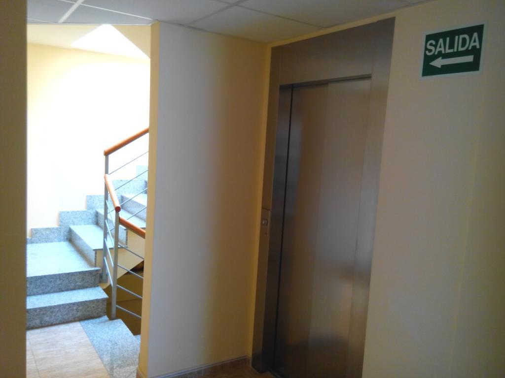Hostal Sant Sadurni Sant Sadurní dʼAnoia Bagian luar foto