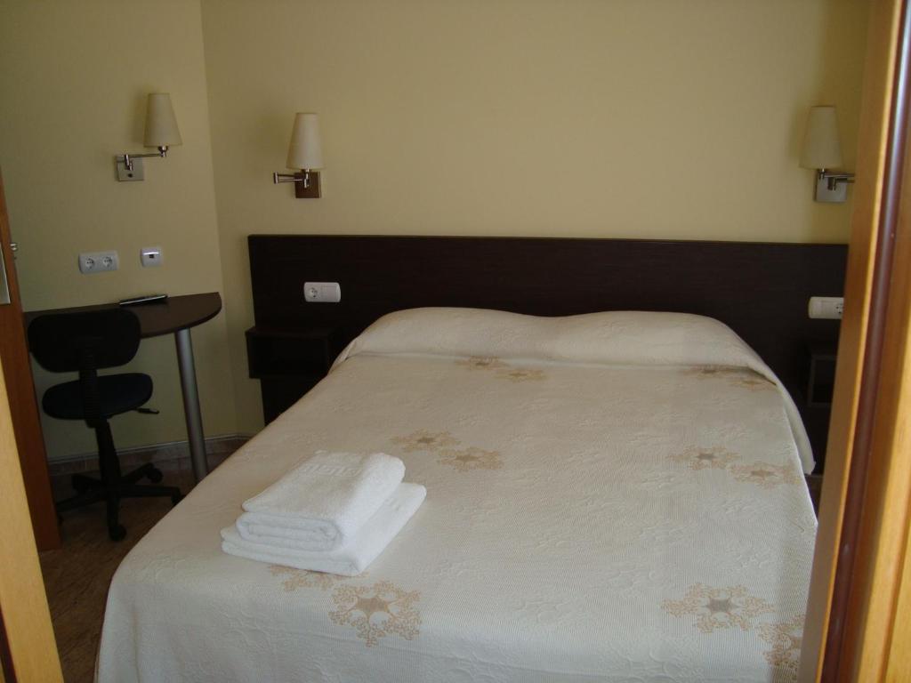 Hostal Sant Sadurni Sant Sadurní dʼAnoia Bagian luar foto