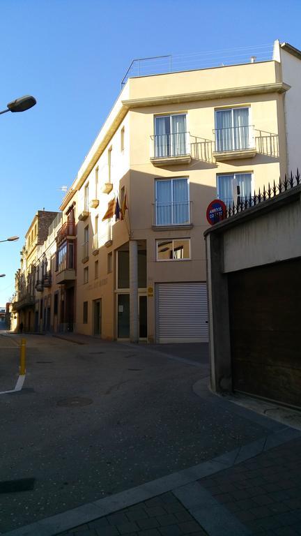 Hostal Sant Sadurni Sant Sadurní dʼAnoia Bagian luar foto